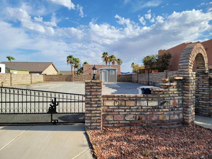 Property Photo: 14424 E 54 Dr AZ 85367