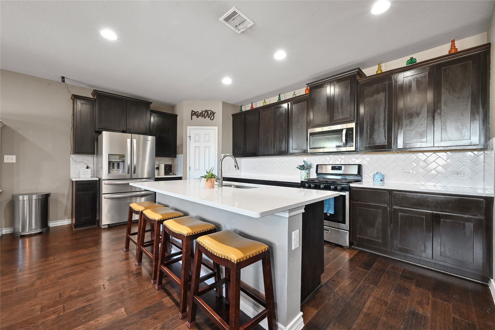 Property Photo: 160 Thornless Circle TX 78610