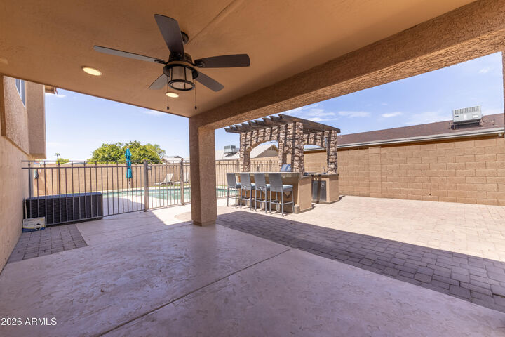 Property Photo: 6108 W Shangri La Road W AZ 85304