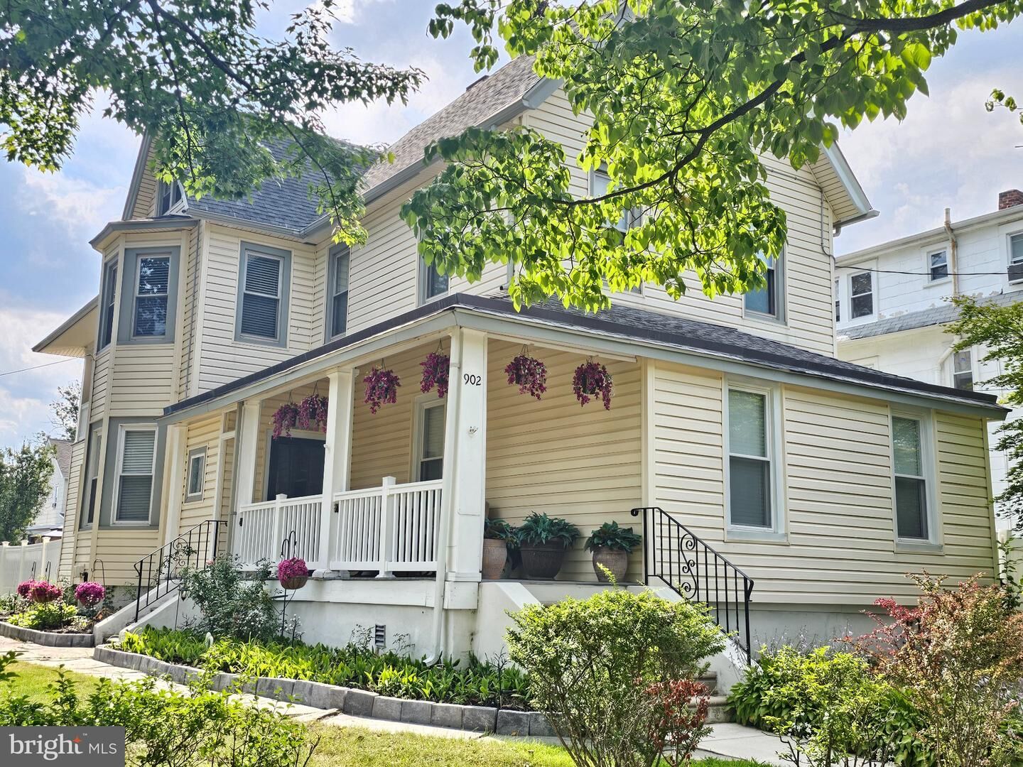 Property Photo:  902 W Park Square  PA 19076 