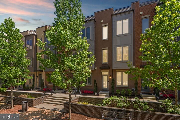 Property Photo: 820 Thompson Crescent 26 MD 20852
