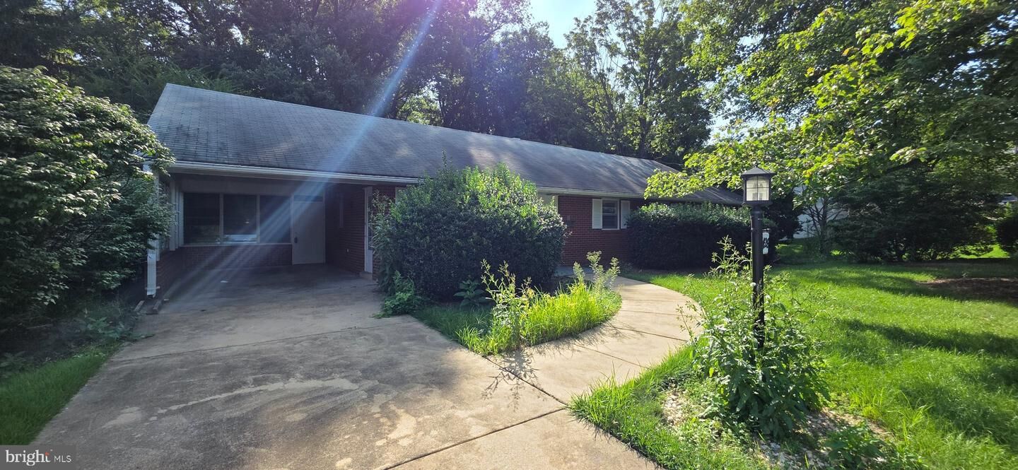 Property Photo: 6426 Noble Drive VA 22101