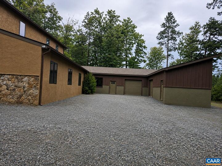 Property Photo:  2725 Thomas Jefferson Pkwy  VA 22902 