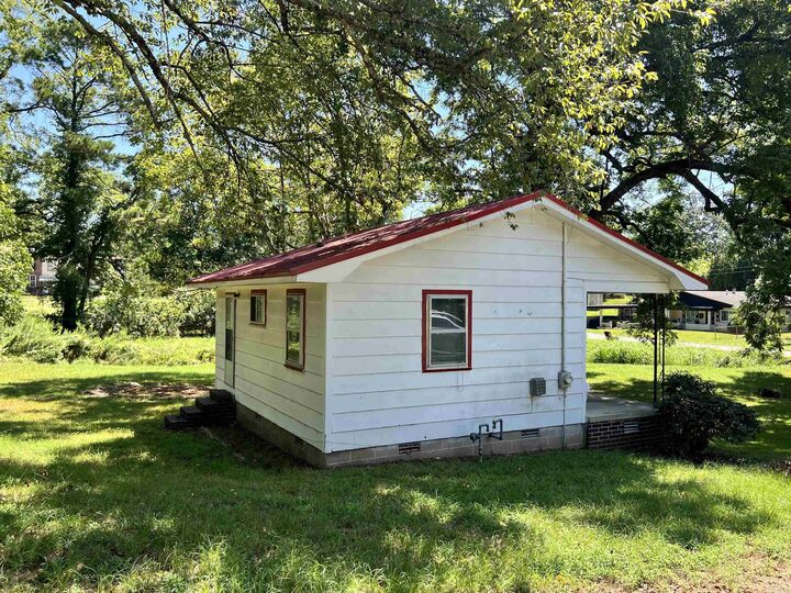 Property Photo:  301 Pecan Street  AR 72104 