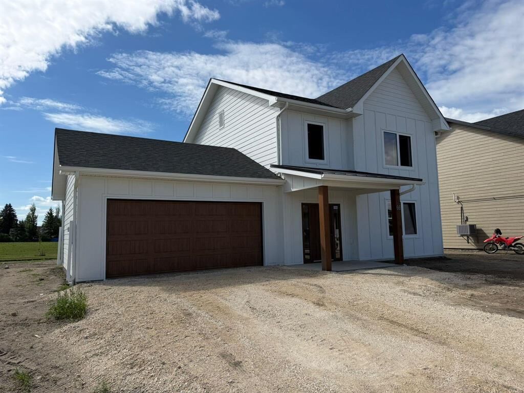 Property Photo:  104 Fourth Street North  MB R0A 0V2 