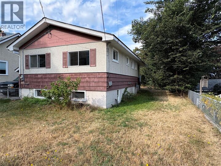 Property Photo:  1104 McQuarrie Avenue  BC V1L 1B2 