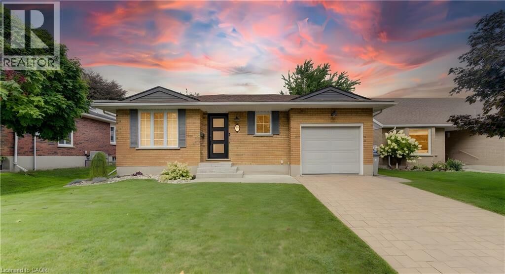 Property Photo:  595 Maple Avenue North  ON N4W 3G4 