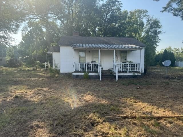 Property Photo:  311 Hattie Ln  SC 29565 