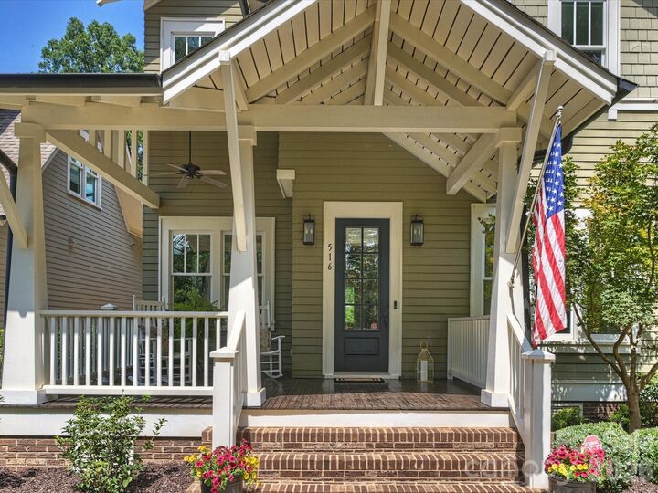 Property Photo:  516 Hillside Avenue  NC 28209 