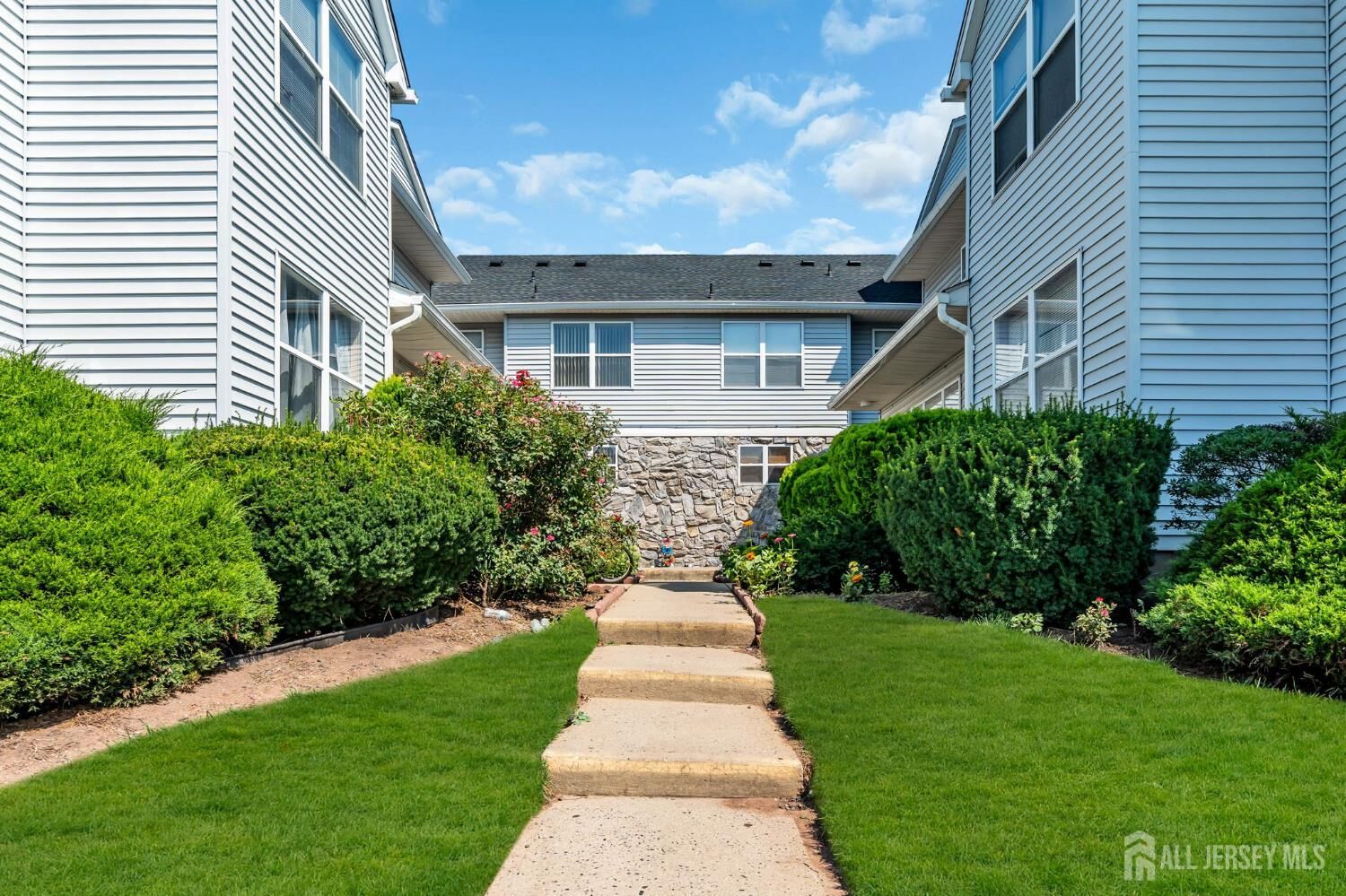Property Photo: 189 Bexley Lane NJ 08854