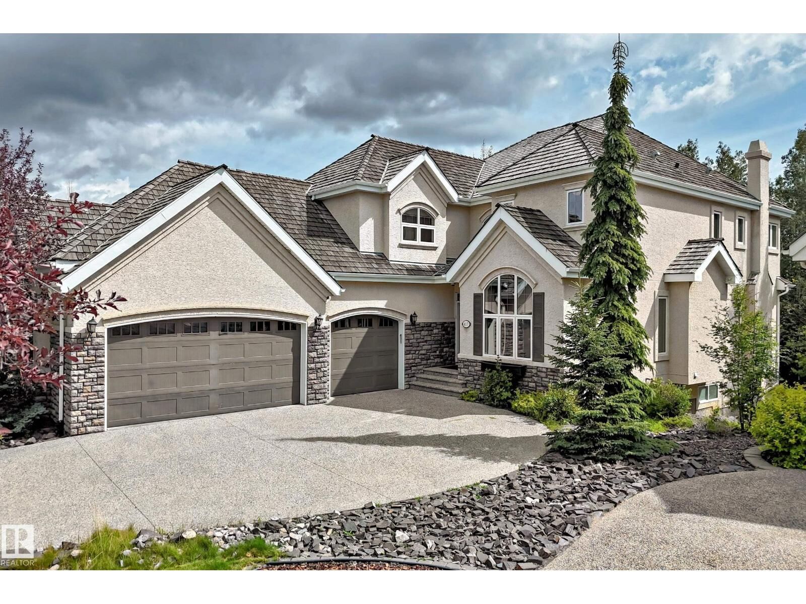 Property Photo:  417 Caldwell Pl NW  AB T6M 2X3 