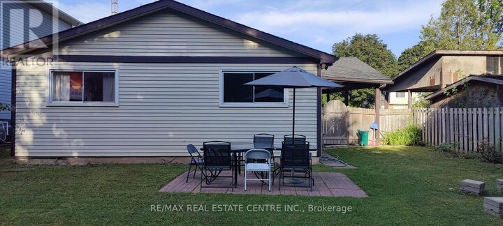 Property Photo: 532 Woodward Avenue ON L9T 3B8
