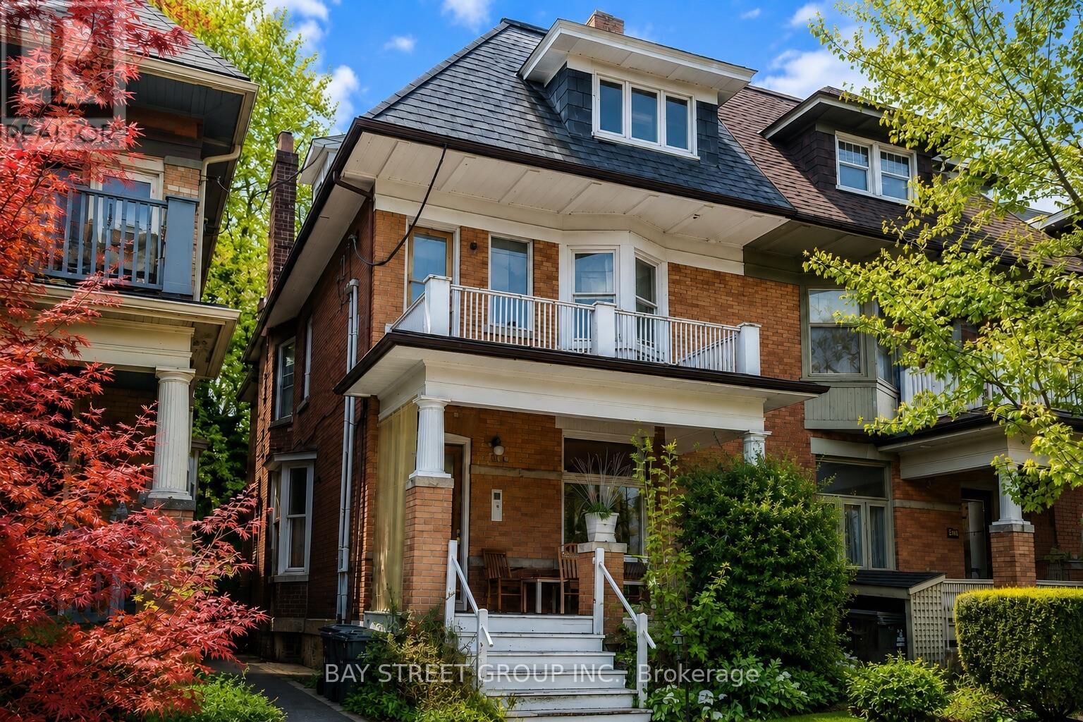 Property Photo:  586 Huron Street  ON M5R 2R7 