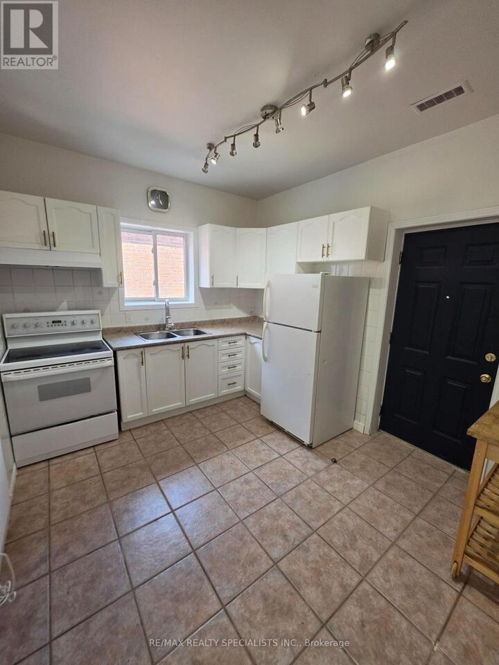 Property Photo: 359 Barton Street East ON L8L 2X8