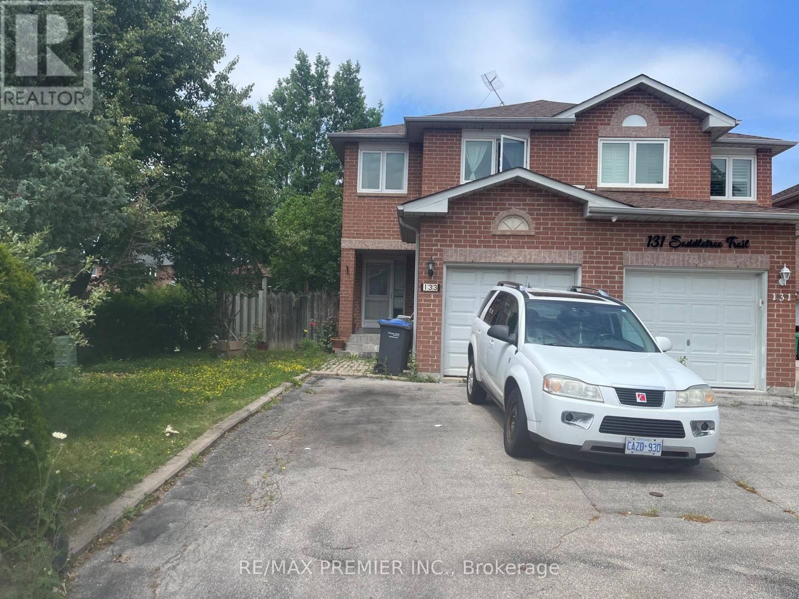 Property Photo: 133 Saddletree Trail North ON L6X 4M9