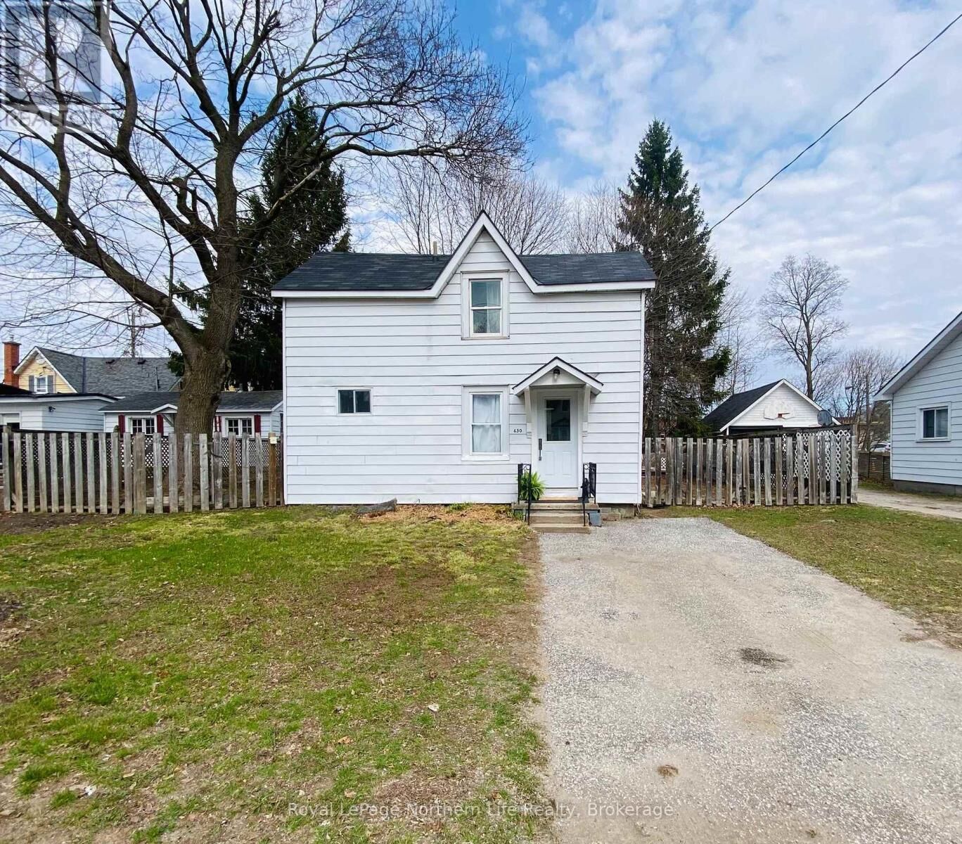 Property Photo:  630 First Street South  ON P1P 1K1 