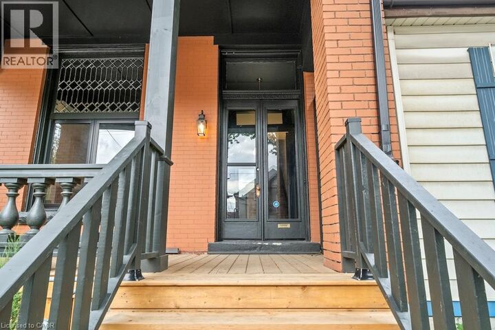 Property Photo:  143 Catharine Street North  ON L8R 1J5 