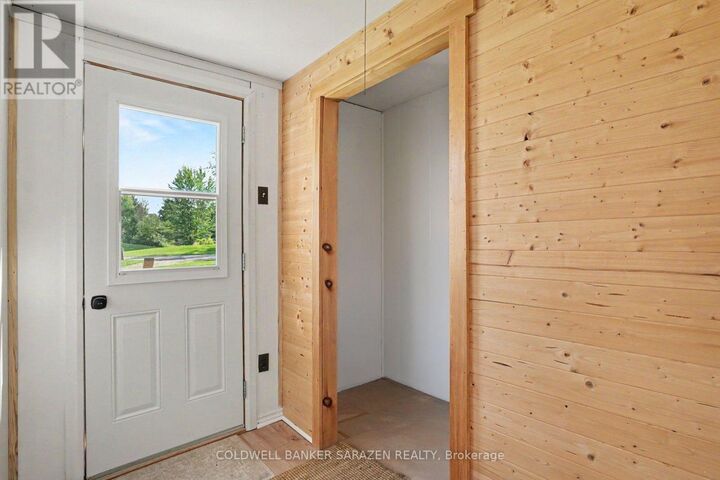 Property Photo:  33 B Oakdale Lane  ON K7V 3Z8 