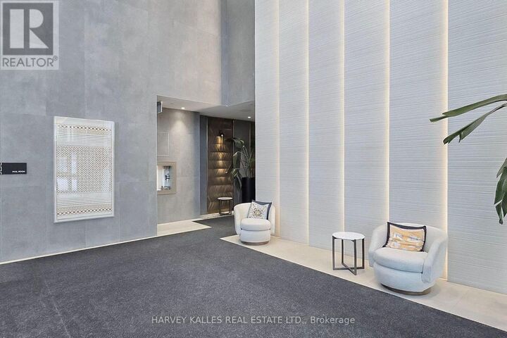 Property Photo: 7890 Jane Street 2807 ON L4K 0L1