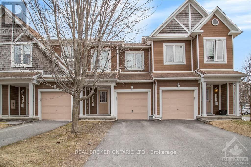 Property Photo:  222 Meadowbreeze Drive  ON K2M 3B3 