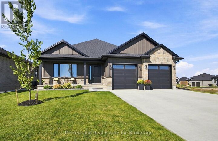 Property Photo:  18 Walnut Drive  ON N4G 5S2 