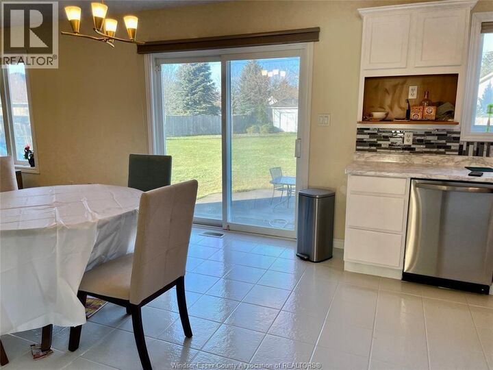 Property Photo:  729 Donjon Court  ON N9G 2W3 