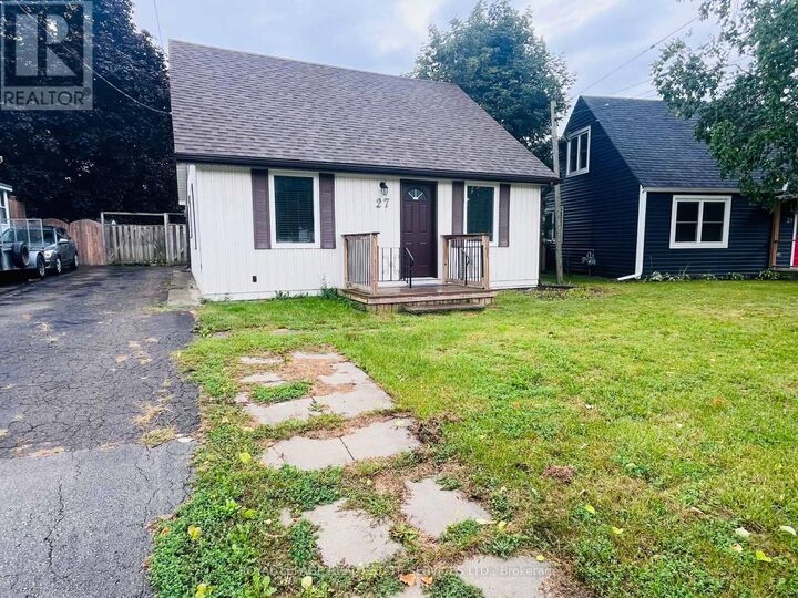 Property Photo:  27 Normandy Boulevard  ON L7G 1V9 