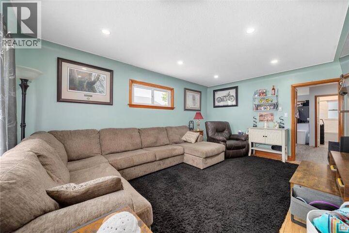 Property Photo:  19 Broadway Street  ON N0N 1J0 