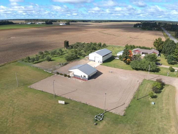 Property Photo:  W10009 County Road B  WI 54424 