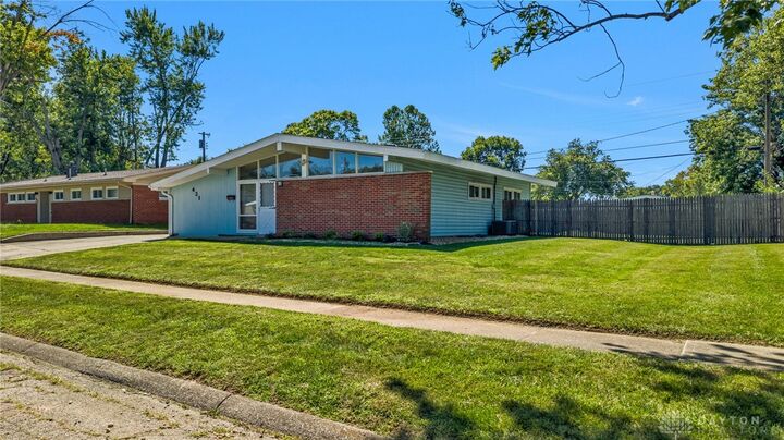Property Photo: 431 Townsend Place OH 45431