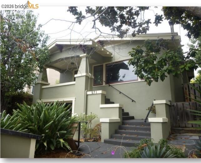 Property Photo: 571 Athol CA 94606