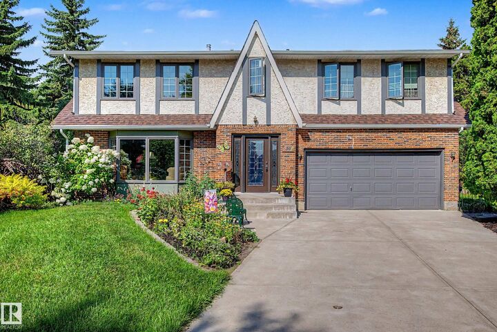 Property Photo:  36 Lodgepole Crescent  AB T8N 2R7 