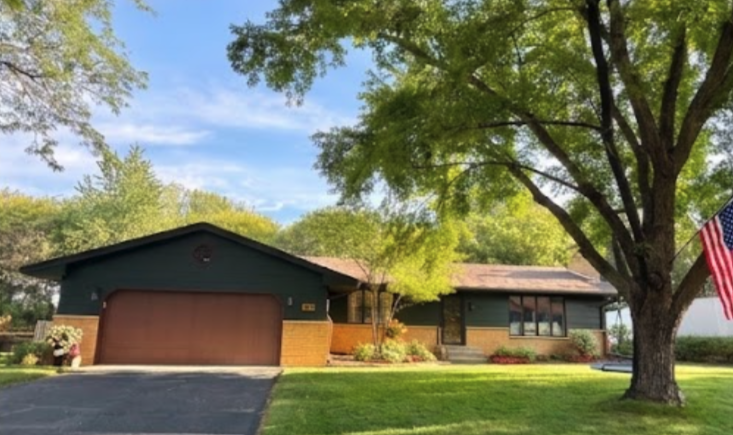 Property Photo: 302 Heritage Circle N MN 55337