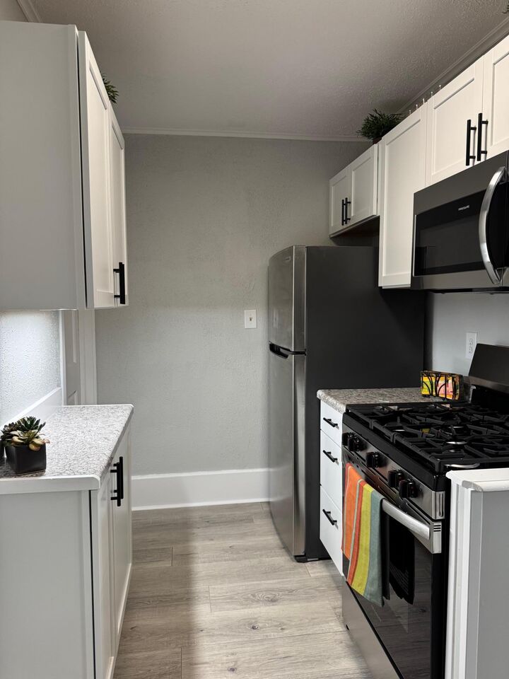 Property Photo: 1131 Lincoln Avenue MN 55105