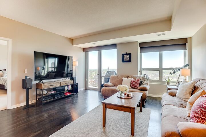 Property Photo:  929 Portland Avenue  MN 55404 