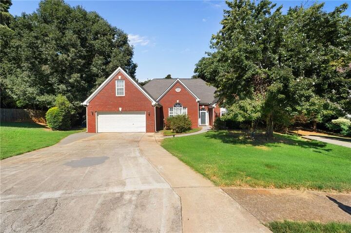 Property Photo: 1000 Georgian Hills Dr GA 30045