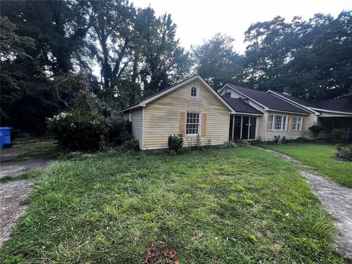 Property Photo: 2040 Sandtown Road SW GA 30311