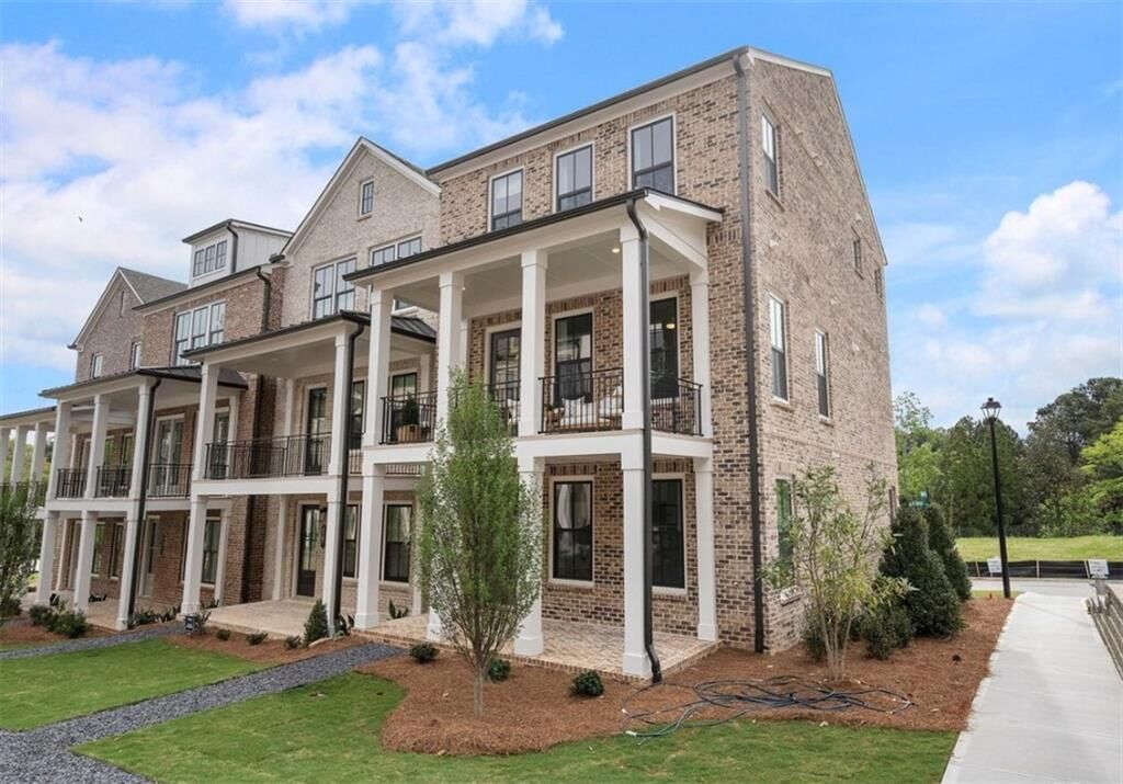 Property Photo: 2196 Wexford Drive 34 GA 30319