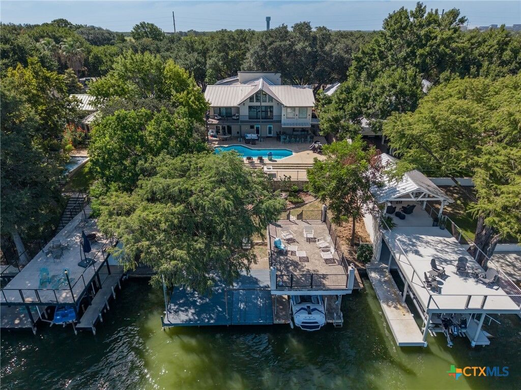 Property Photo:  180 Lake Ridge Drive  TX 78155 