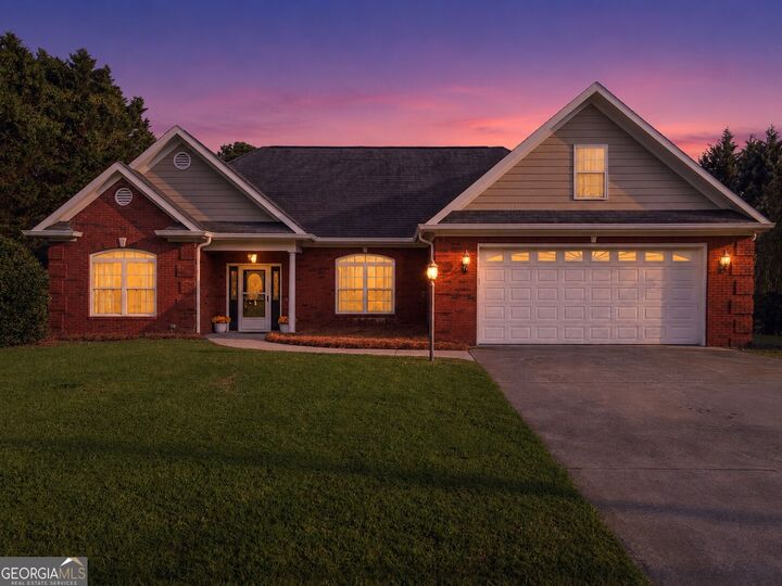 Property Photo: 3601 Garden Lakes Parkway NW GA 30165