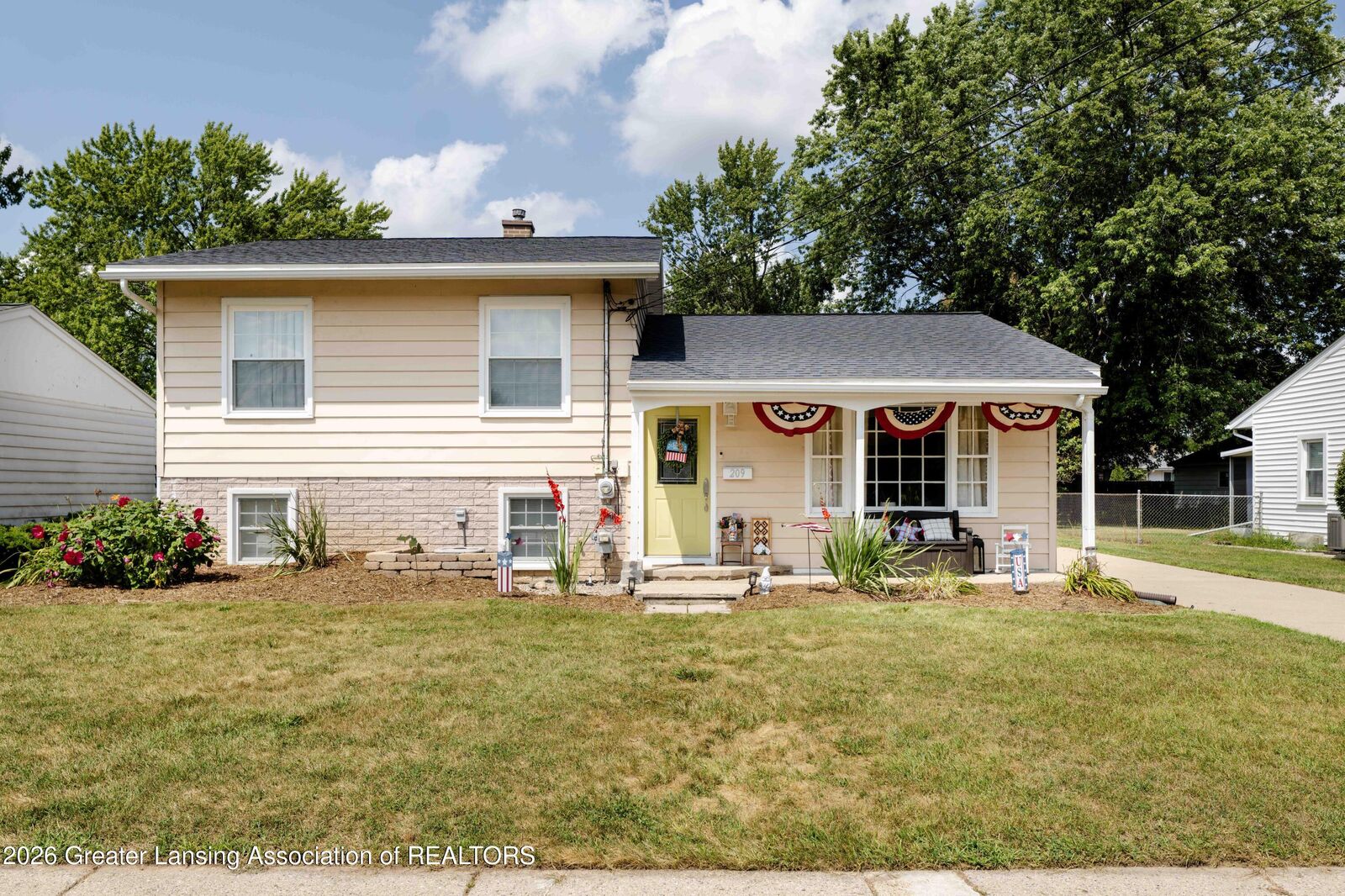 Property Photo:  209 Pearl Street  MI 48837 