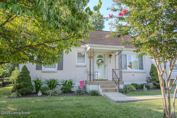 Property Photo: 898 Molter Ave KY 40217