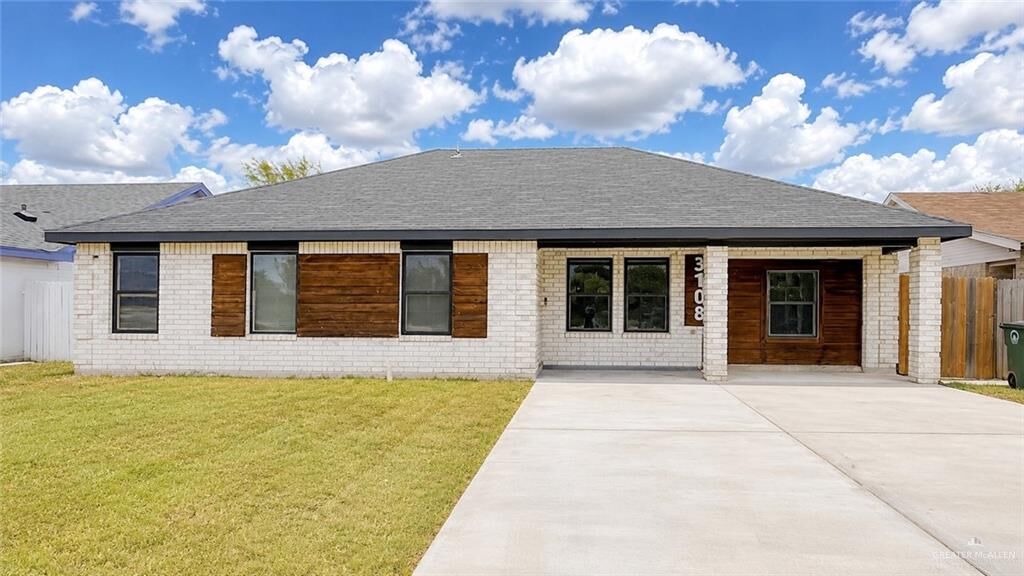 Property Photo:  3108 Highland Park Avenue  TX 78574 
