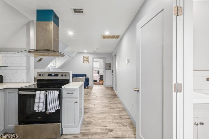 Property Photo:  53 2nd Ave 3  NJ 07107 