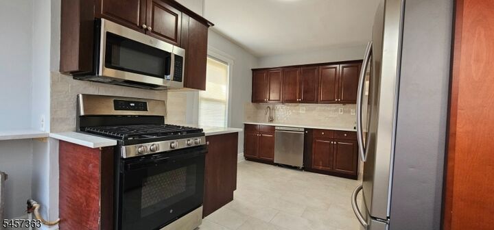 Property Photo:  84 W Cherry St 2  NJ 07065 