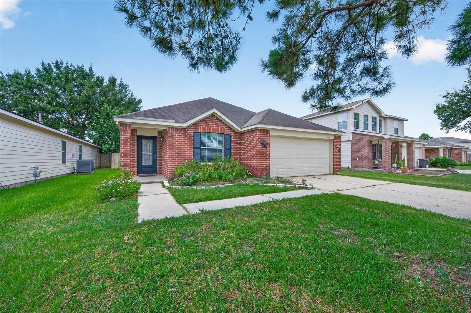 Property Photo: 24019 Kingbriar Drive TX 77373