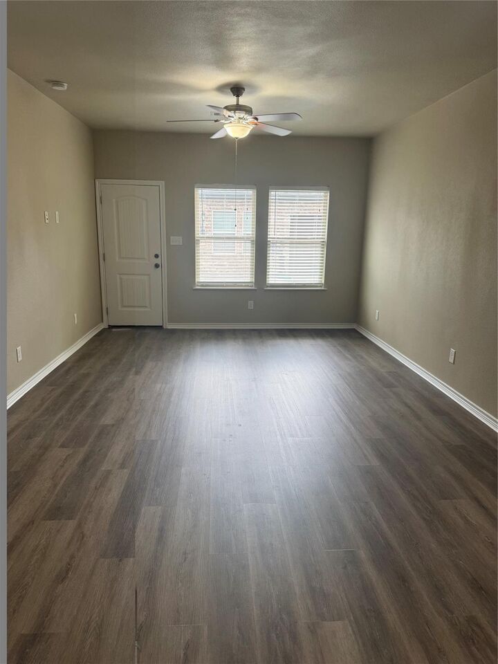 Property Photo: 312-2 N Ormsby Street 314 TX 77511