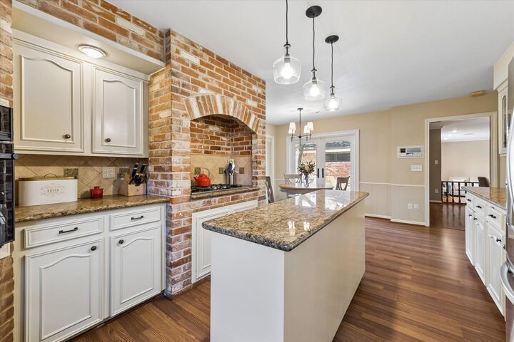 Property Photo: 4902 Clift Haven Drive TX 77018