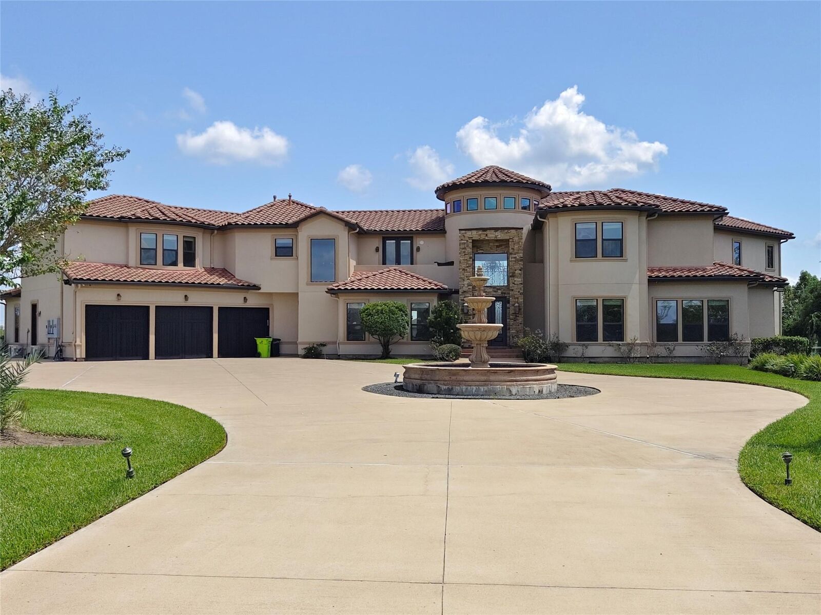 Property Photo:  5938 Carolina Cove Drive  TX 77469 