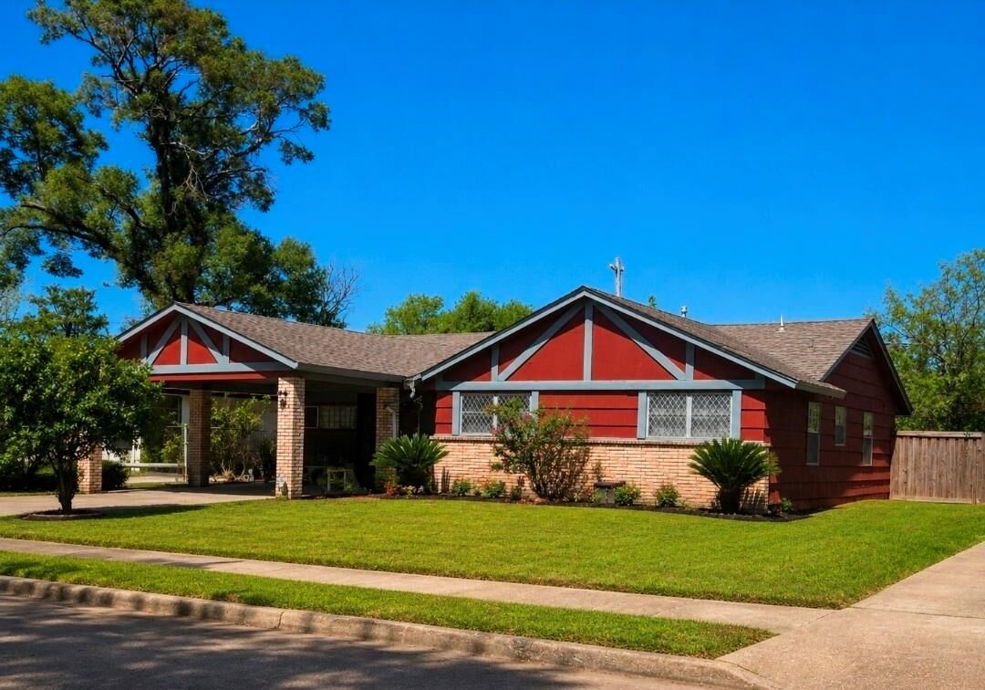 Property Photo:  5859 Thrush Street  TX 77033 